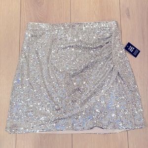 ✨NWT express sequin skirt ✨